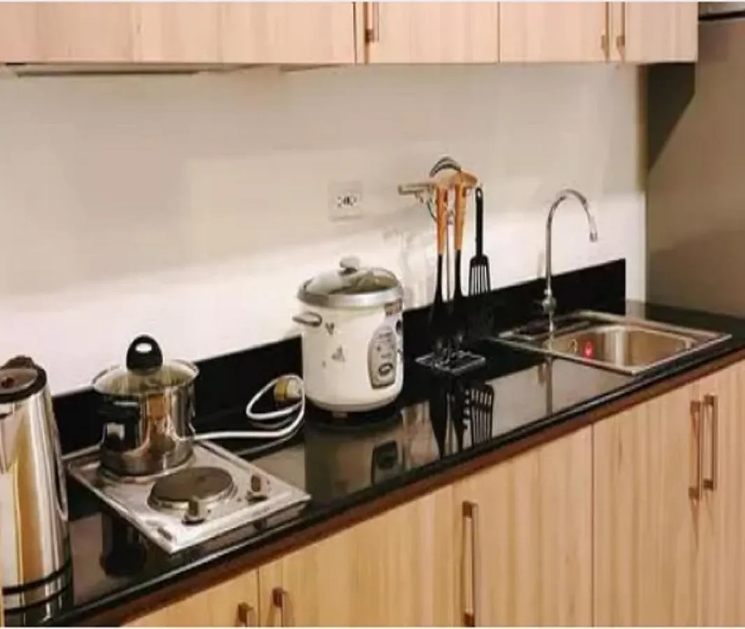 Shore Residences Pasay 5*,